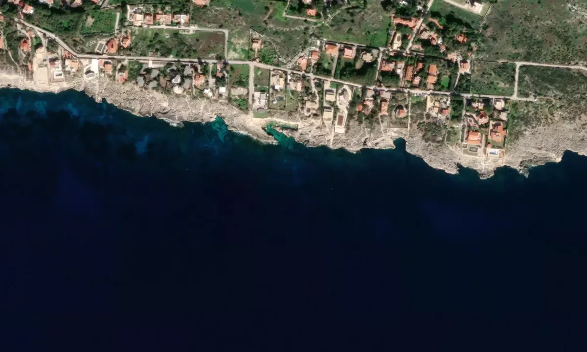 Flyfoto av Cala Zaffiri