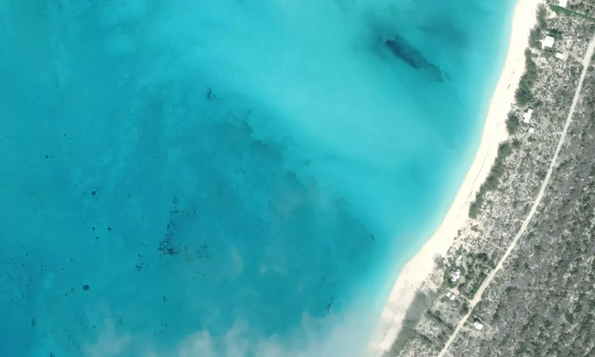 Flyfoto av Calabash Bay South