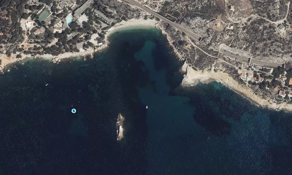 Satelite image of Calanque des Eaux Salées