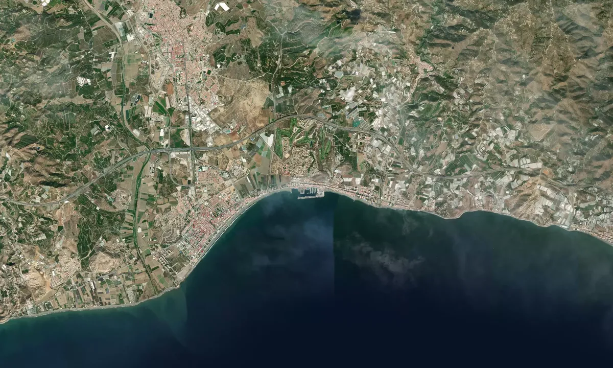 Flyfoto av Caleta de Velez Marina