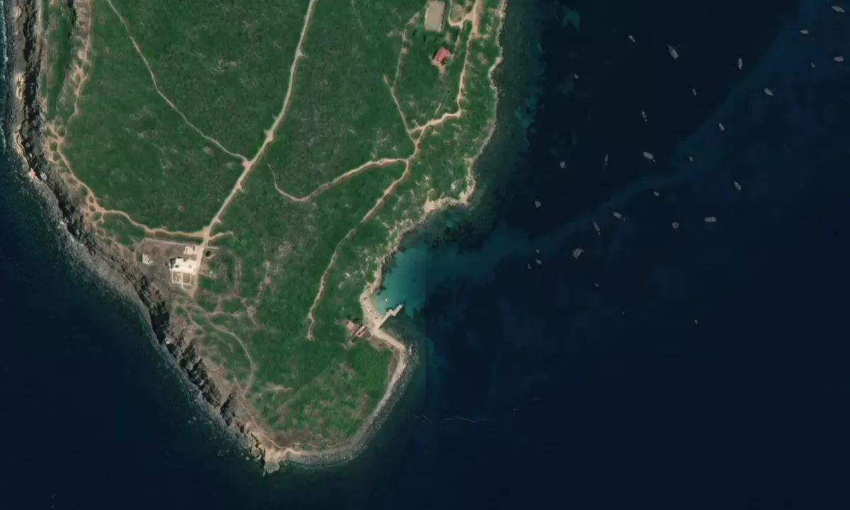 Flyfoto av Caletta del Faro