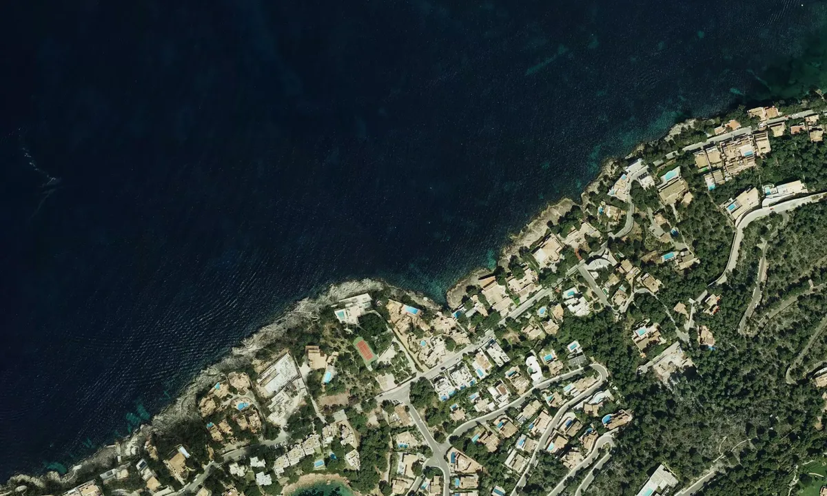 Flyfoto av Caló d'en Curta