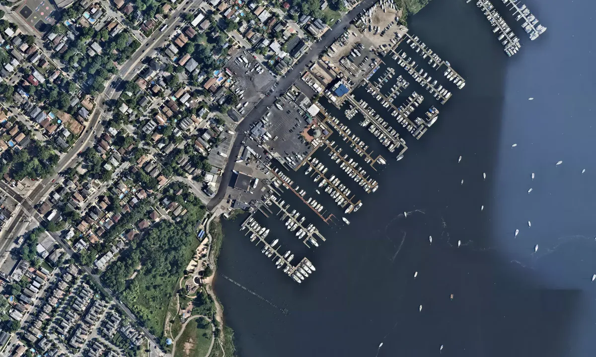 Flyfoto av Captains Marina