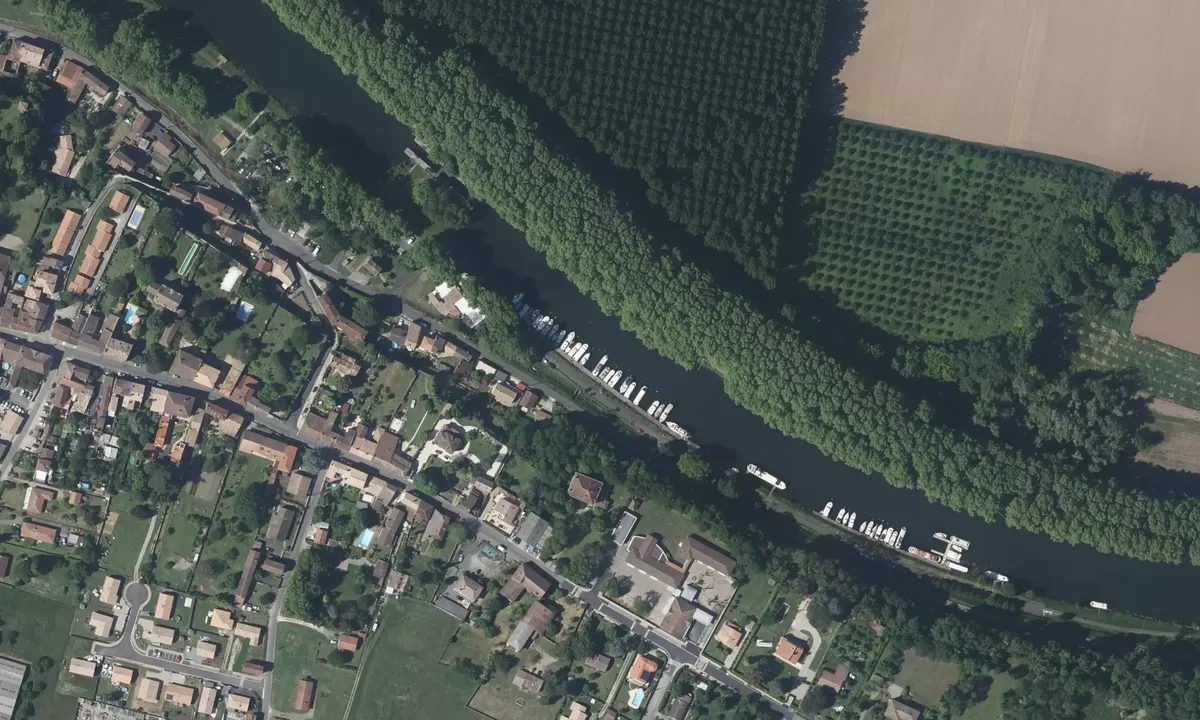 Satelite image of Castets en Dorthe