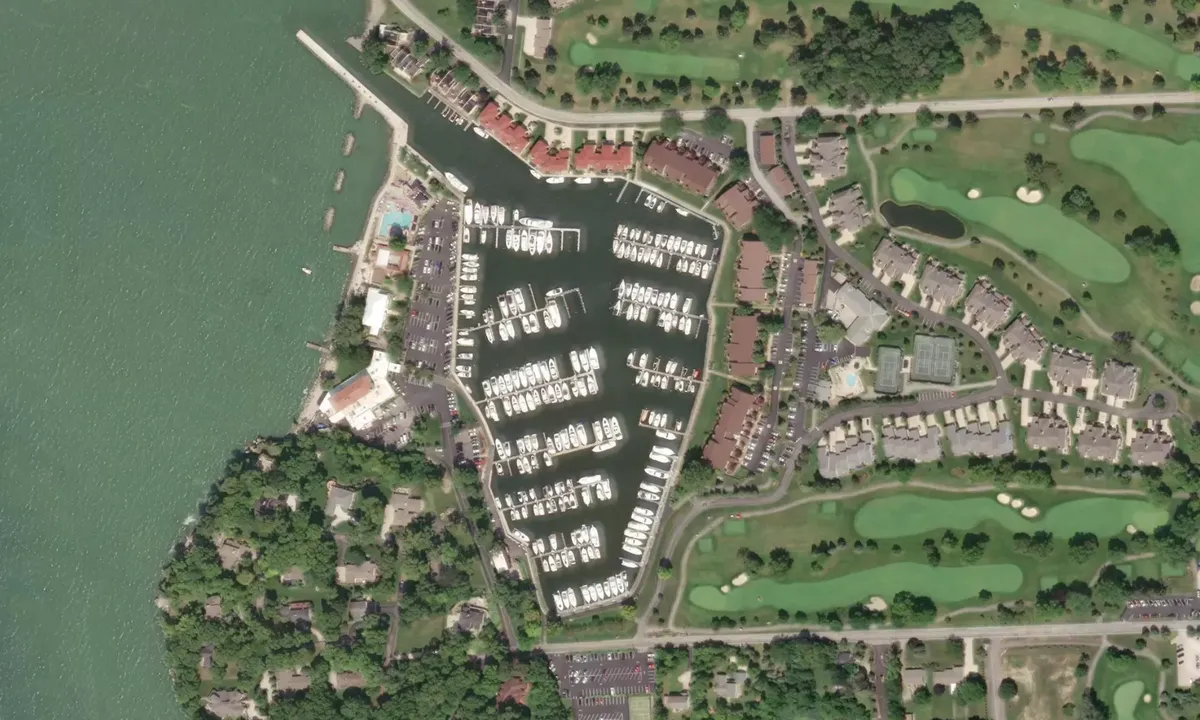 Flyfoto av Catawba Island Marina