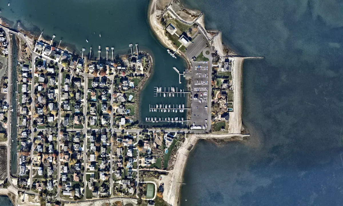 Flyfoto av Cedar Point Yacht Club