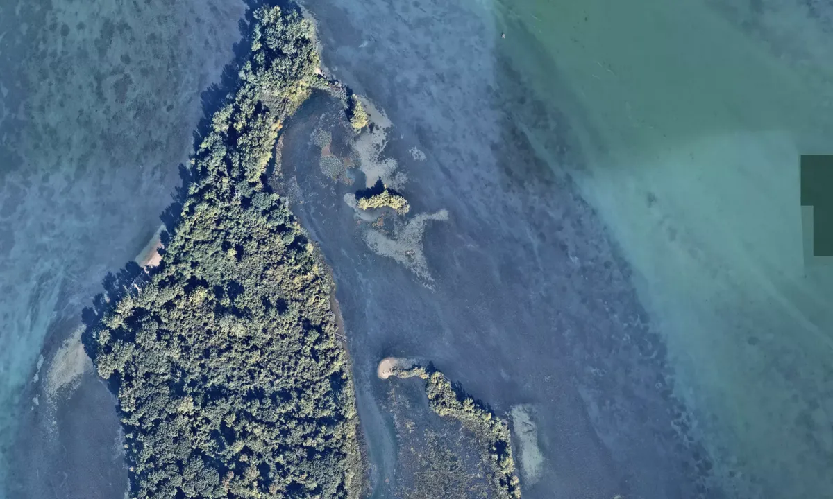Flyfoto av Celeron island beach