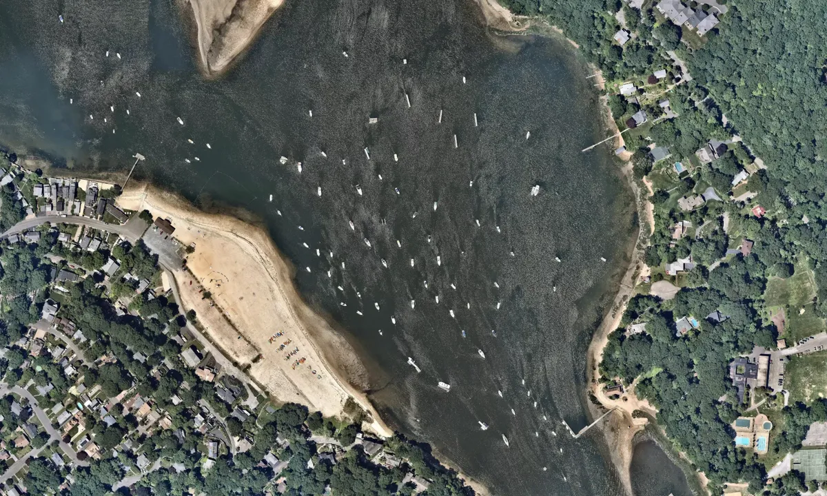 Flyfoto av Centerport Harbor