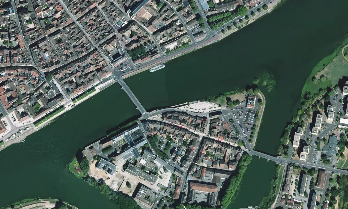 Flyfoto av Châlon Sur Saône Free Dock