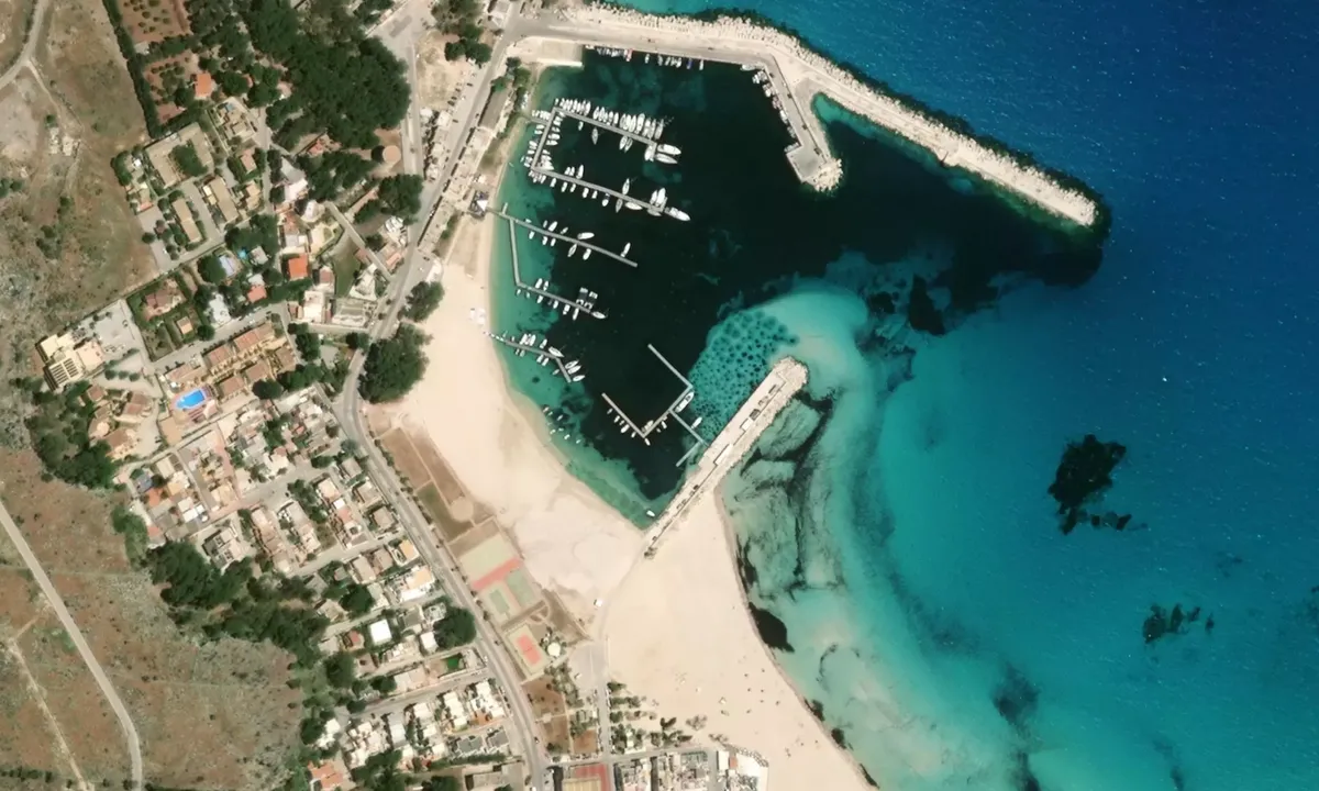Flyfoto av Circolo Nautico Costa Gaia