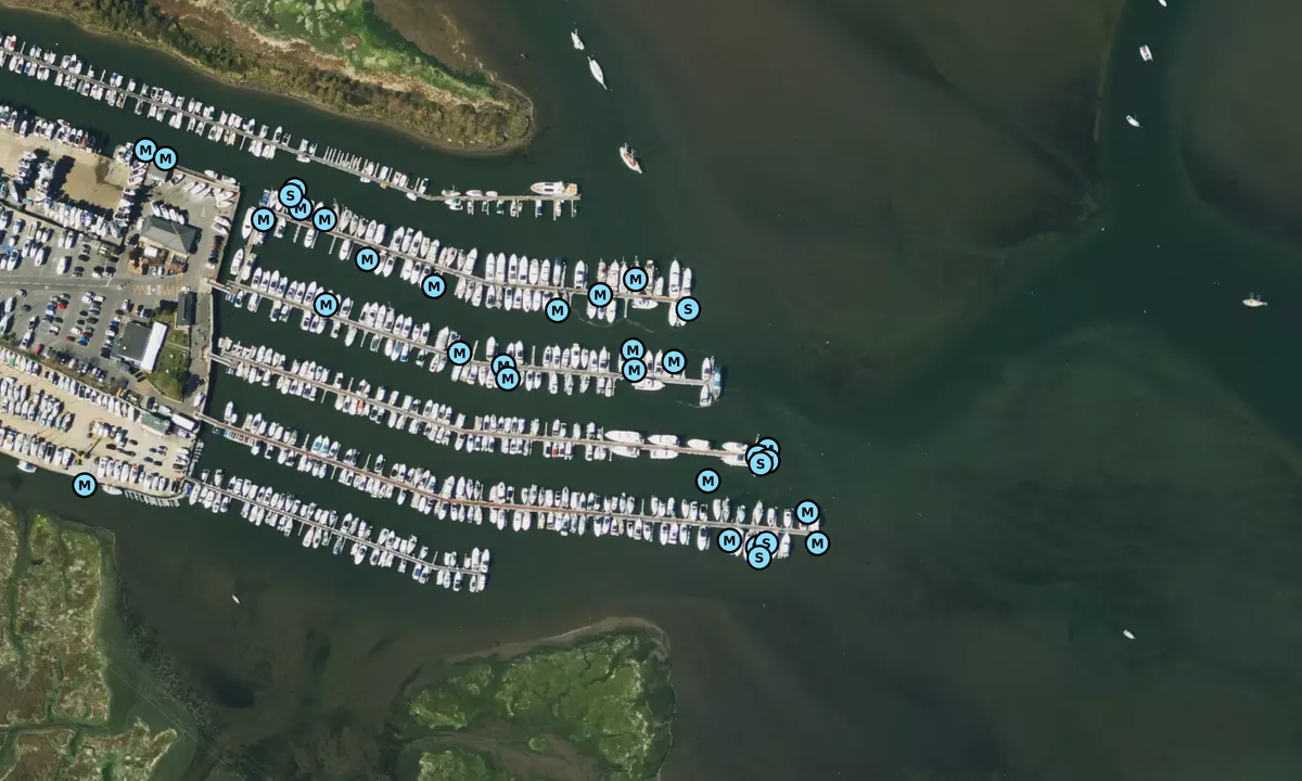 Flyfoto av Cobb's Quay Marina