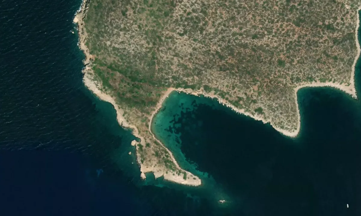 Flyfoto av Çolak Burnu, Kupes Bay
