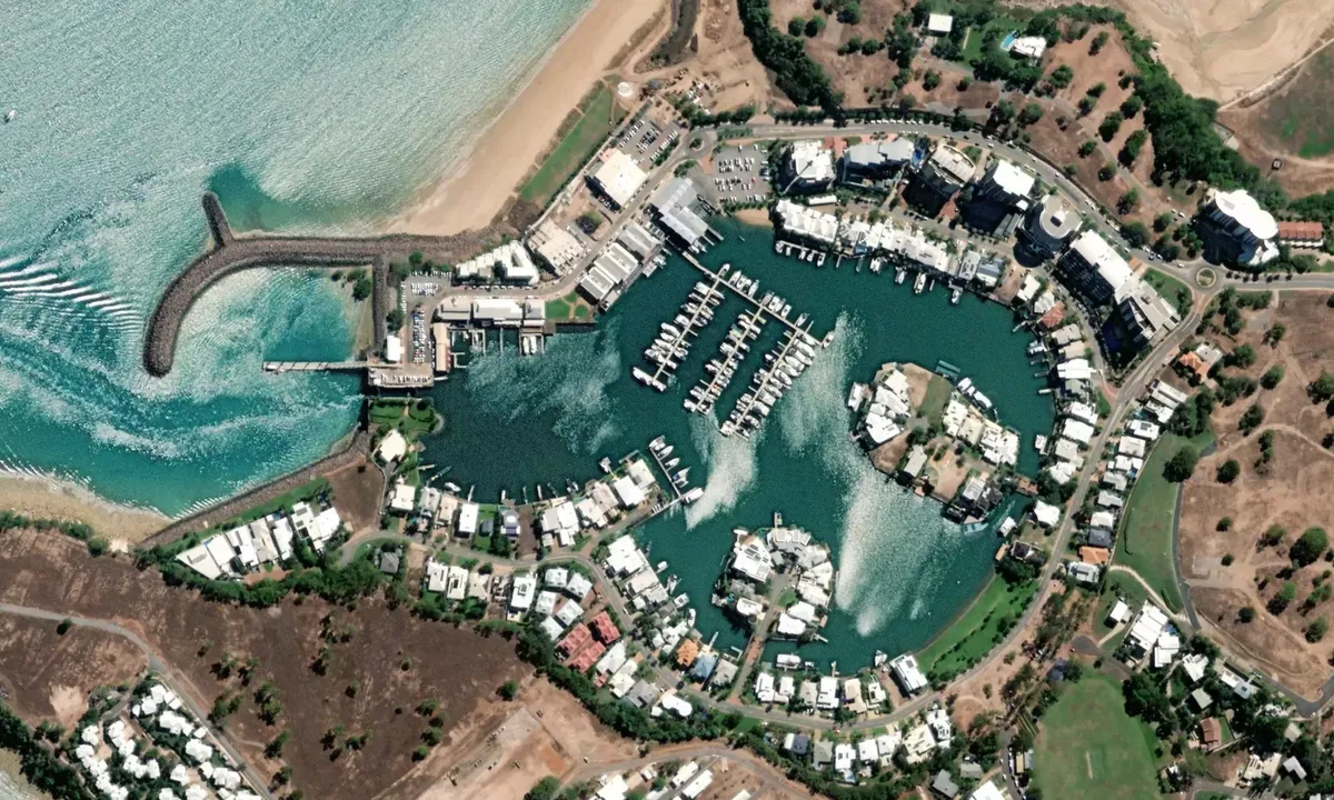 Flyfoto av Cullen Bay Marina