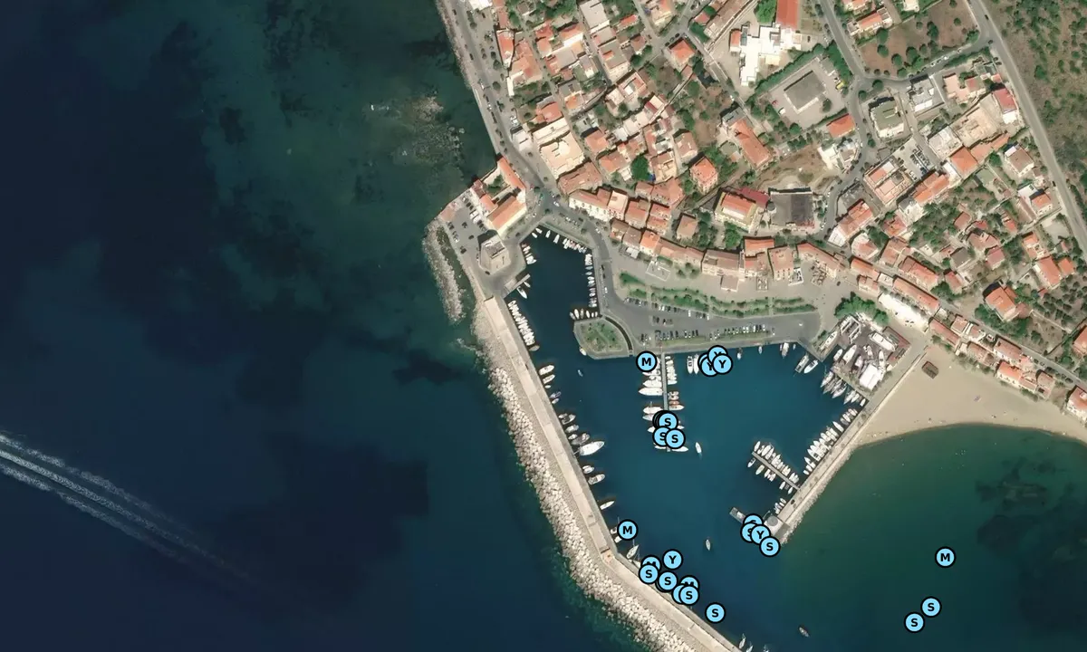 Satelite image of Darsena Comunale Acciaroli