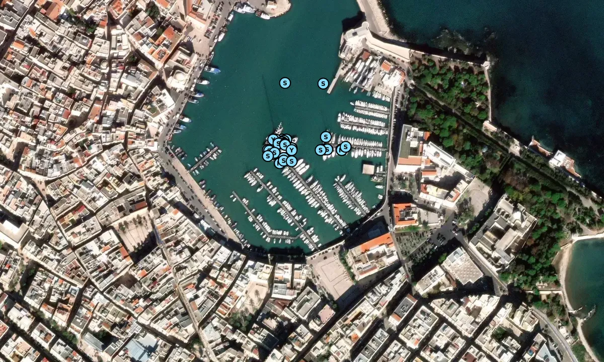 Satelite image of Darsena Comunale Trani