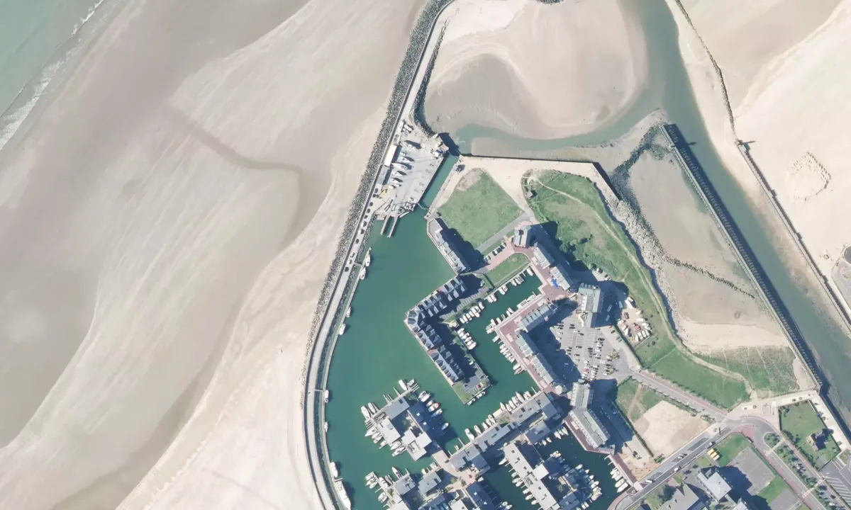 Flyfoto av Deauville Marina