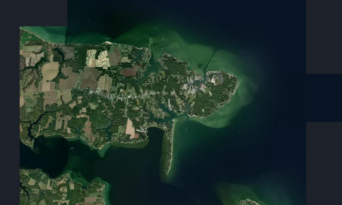 Flyfoto av Deltaville Marina