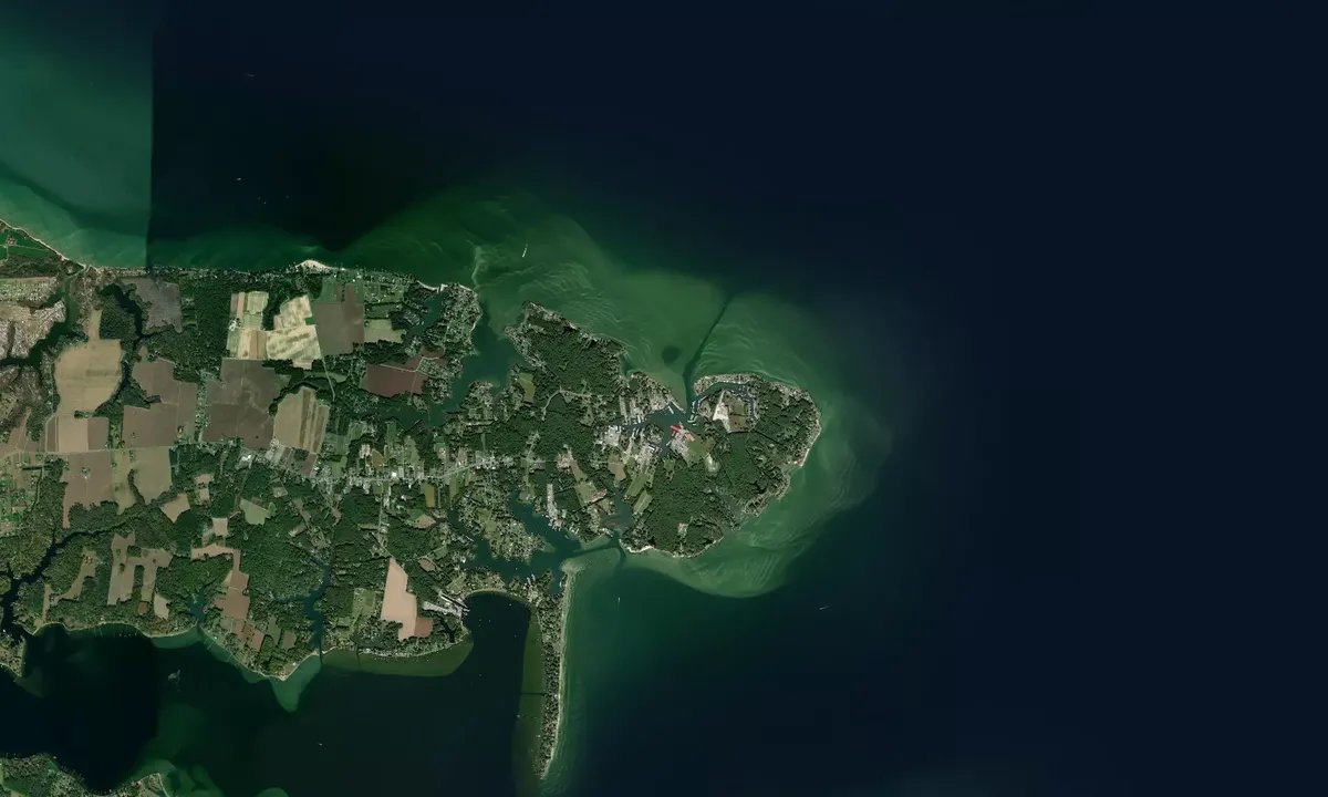 Flyfoto av Deltaville North