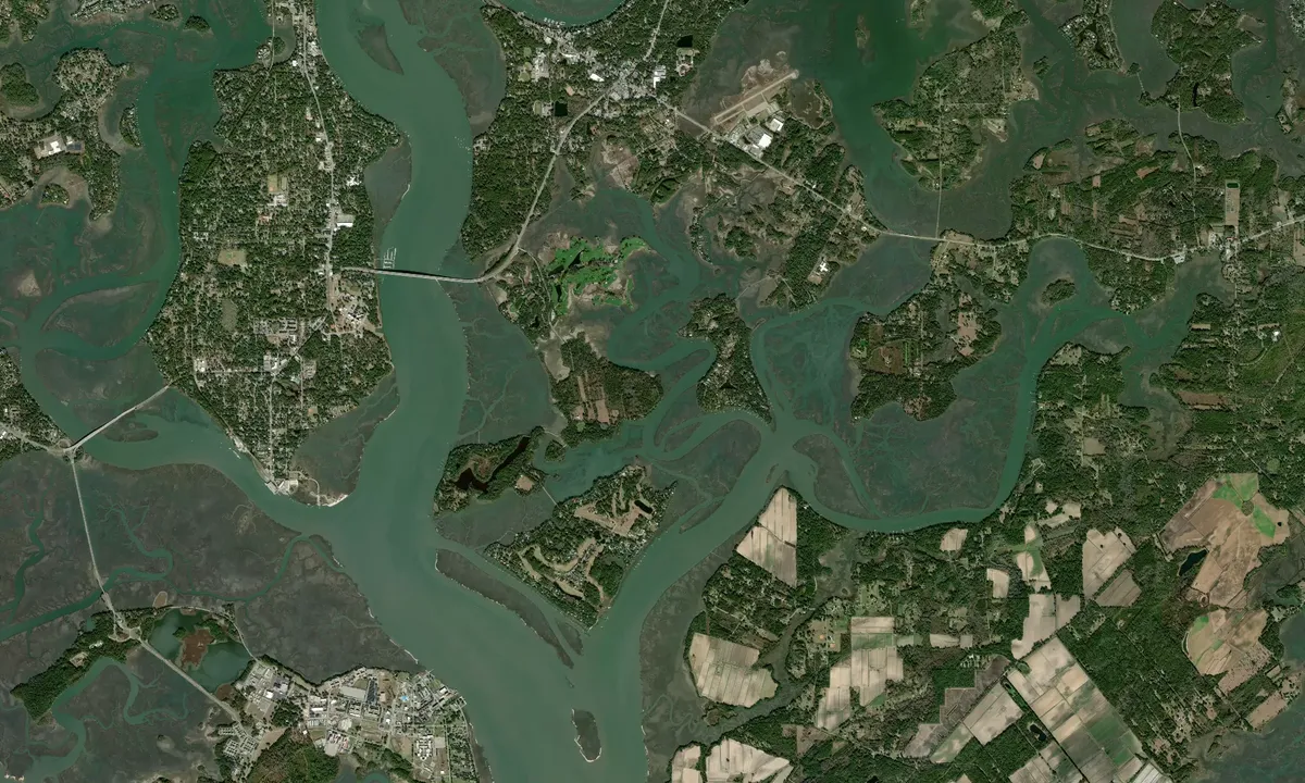 Flyfoto av Distant Island Creek - 2