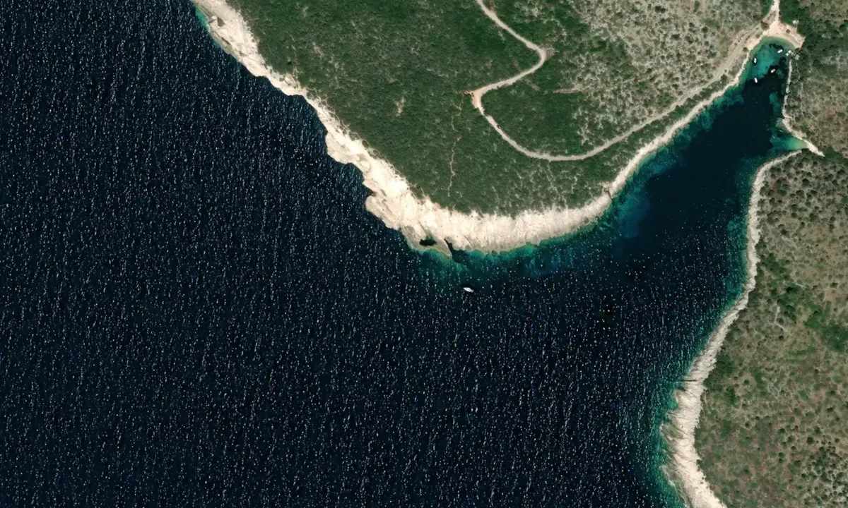 Flyfoto av Dragon's Sea Cave