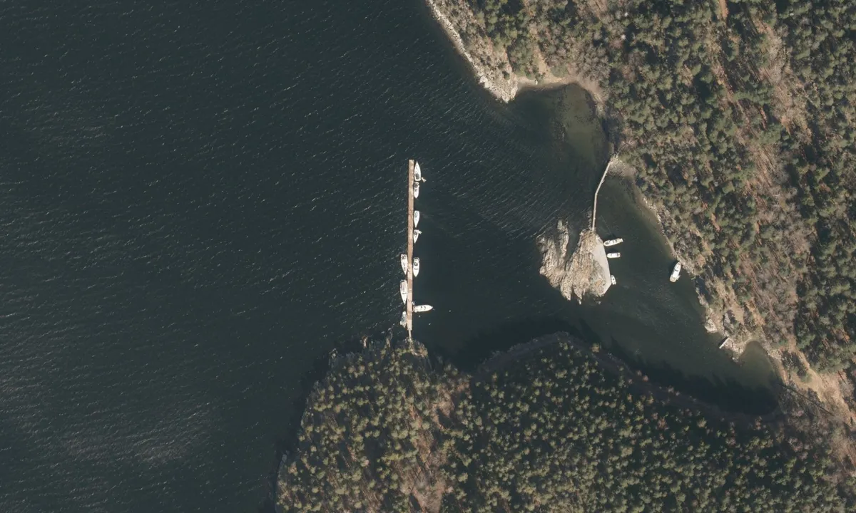 Flyfoto av Dragsund - flytebrygge