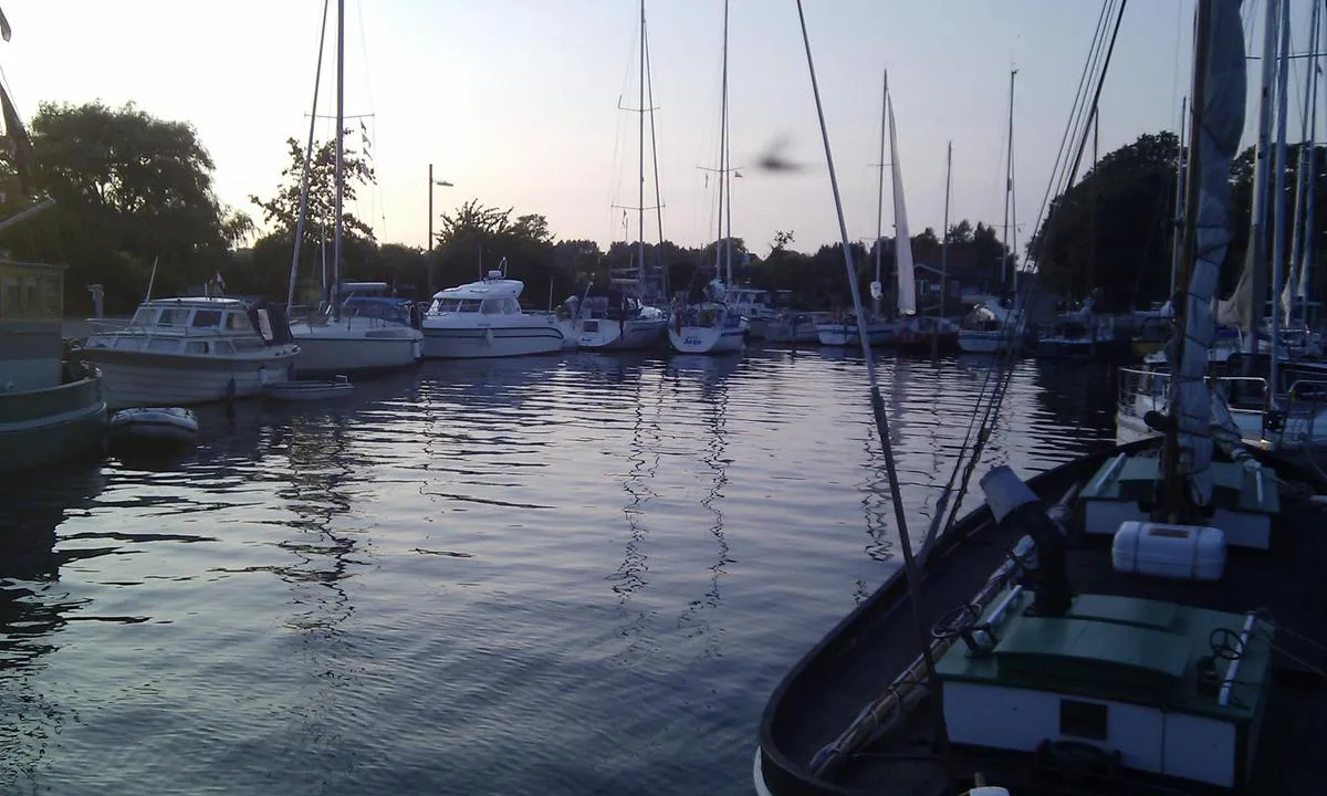 Dybvig havn sett N-over fra innløpet (bilde fra 2012).