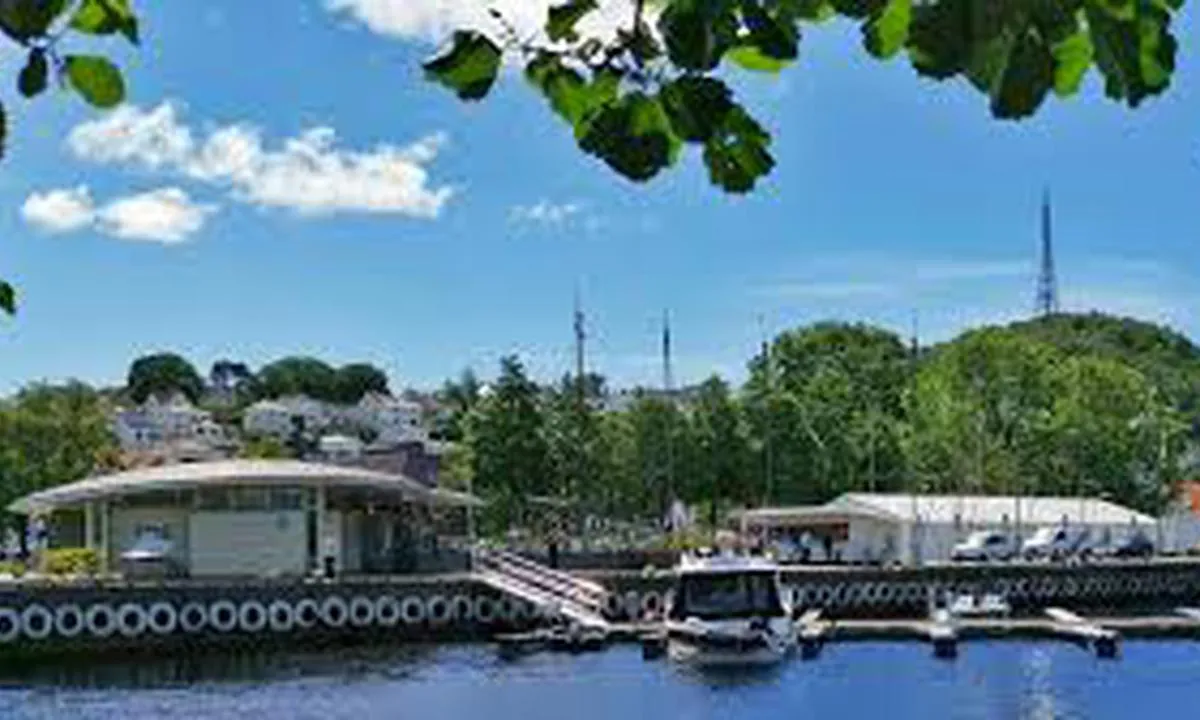 Egersund Gjestehavn: {"base": "no", "no": "Sanit\u00e6rbygg til venstre i bildet.", "se": "Sanitetsbyggnad till v\u00e4nster i bilden.", "en": "Sanitary building to the left in the picture.", "da": "Sanitetsbygning til venstre i billedet."}