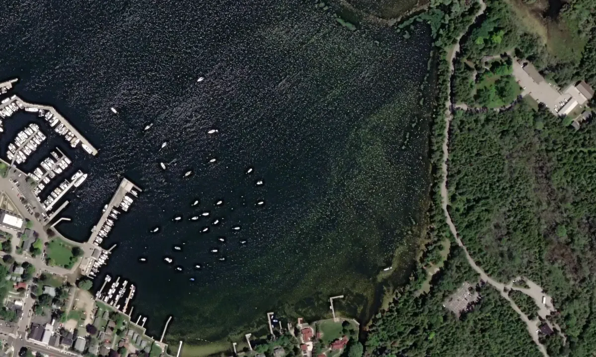Flyfoto av End of marked Channel anchorage outside mooring ar