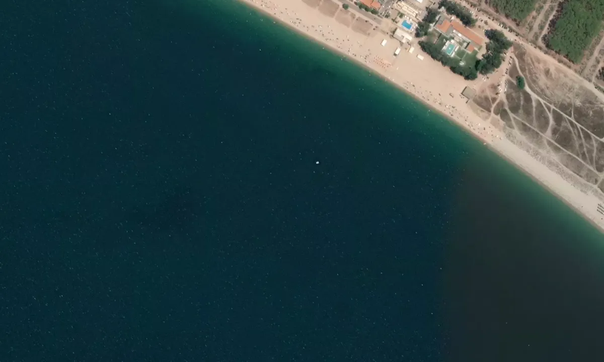 Flyfoto av Eolo  beach