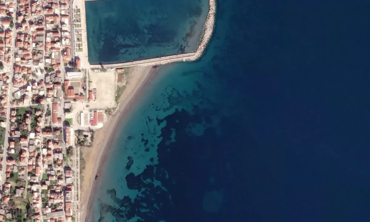 Flyfoto av Fikia Beach