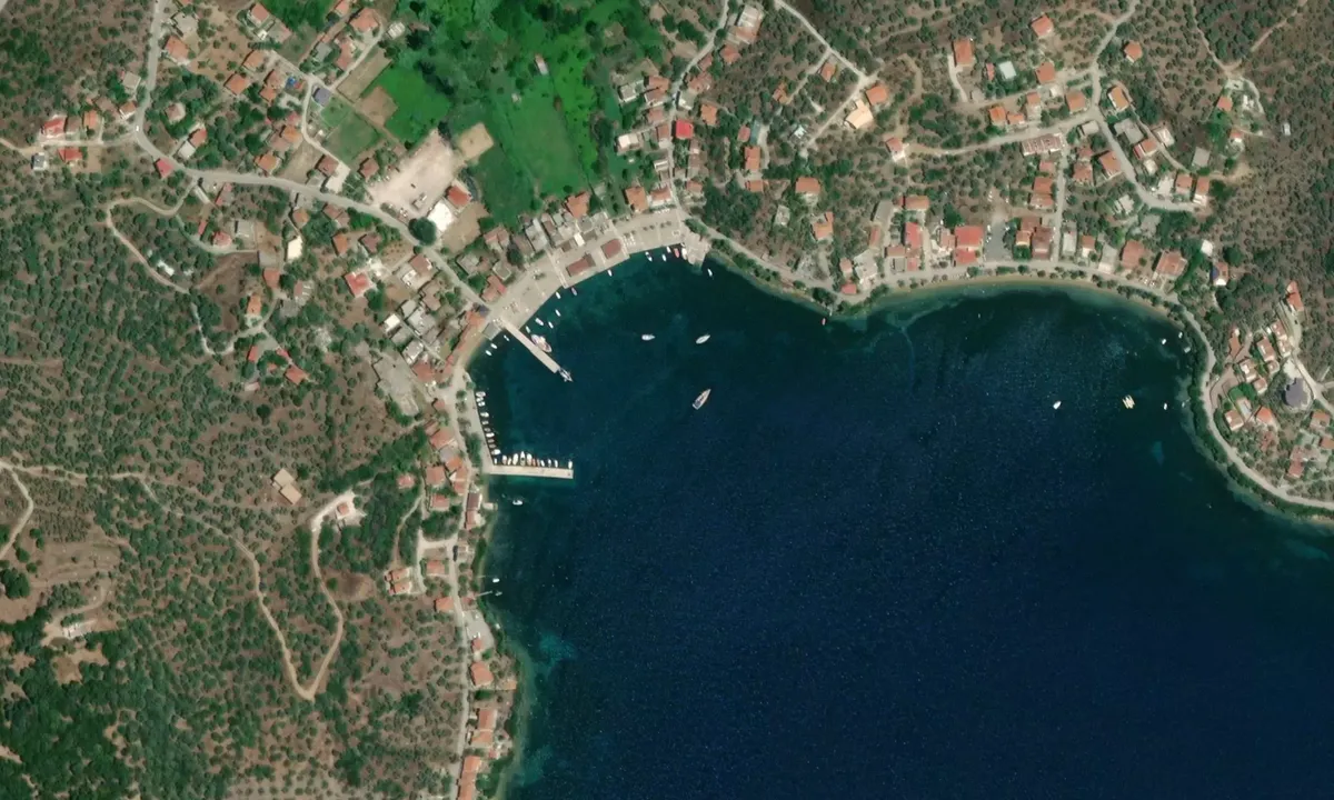 Flyfoto av Fishing Harbour Pigadi