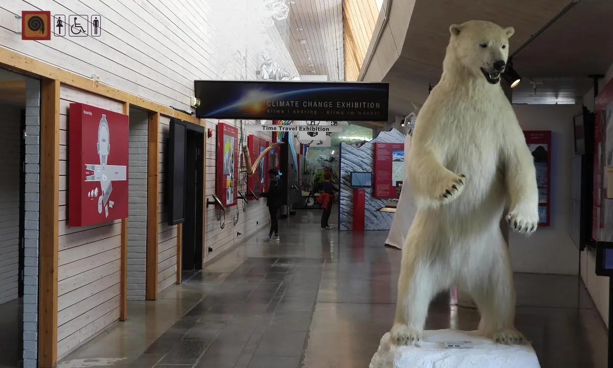 Fjærland: Inside Glacier museum.