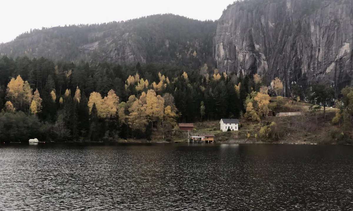 Fjågesund langs Telemarkskanalen.