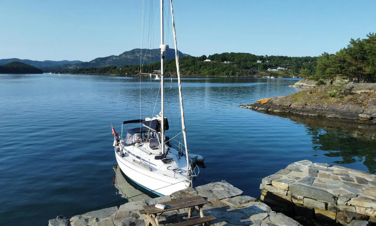 Forøya - Hjelmeland: {"base": "no", "no": "S/Y Senja p\u00e5 For\u00f8ya.", "se": "S/Y Senja p\u00e5 For\u00f6ya.", "en": "S/Y Senja at For\u00f8ya.", "da": "S/Y Senja p\u00e5 For\u00f8en.", "fr": "S/Y Senja \u00e0 For\u00f8ya.", "de": "S/Y Senja auf For\u00f8ya.", "es": "S/Y Senja en Foroya.", "it": "S/Y Senja alle Isole Faroer.", "pt": "S/Y Senja em For\u00f8ya.", "nl": "S/Y Senja op For\u00f8ya.", "pl": "S/Y Senja na For\u00f8ya.", "uk": "S/Y Senja \u043d\u0430 \u0424\u043e\u0440\u043e\u0457.", "ro": "S/Y Senja \u00een For\u00f8ya.", "tr": "S/Y Senja For\u00f8ya'da.", "el": "\u0399/\u03a3 Senja \u03c3\u03c4\u03bf For\u00f8ya.", "cs": "S/Y Senja na For\u00f8ya.", "hu": "S/Y Senja For\u00f8y\u00e1n.", "fi": "S/Y Senja For\u00f8ysaaressa.", "bg": "S/Y \u0421\u0435\u043d\u044f \u043d\u0430 \u0424\u043e\u0440\u044c\u043e\u044f.", "sr": "S/Y Senja na Ostrvu For\u00f8ya.", "et": "S/Y Senja For\u00f8ya sadamas.", "lv": "S/Y Senja F\u0113ru sal\u0101s.", "lt": "S/Y Senja For\u0117je."}