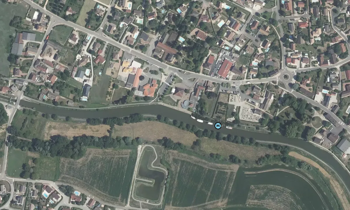 Satelite image of Fragnes Municipal Halte