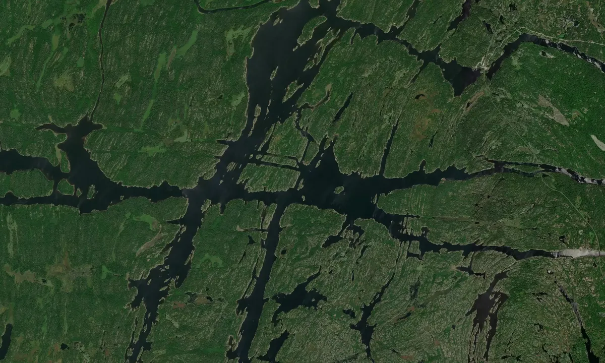Flyfoto av French River