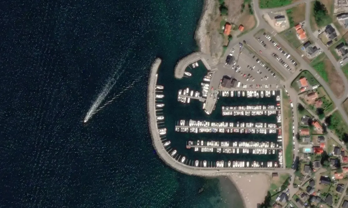 Flyfoto av Fuglevik Båthavn