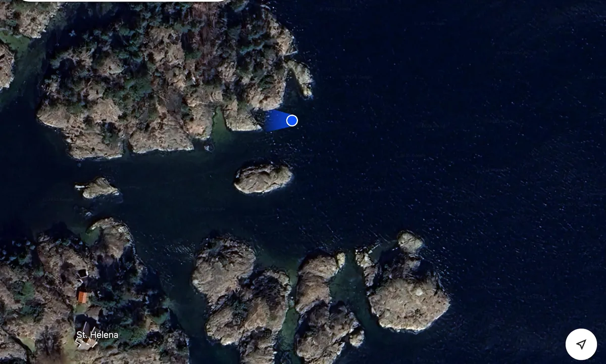 Furuholmen - syd: {"base": "no", "no": "Fin plass for anker inn mot land.", "se": "Fin plats f\u00f6r ankare in mot land.", "en": "Nice spot for anchoring close to shore.", "da": "Fin plads til anker ind mod land.", "fr": "Bon emplacement pour l'ancre pr\u00e8s du rivage.", "de": "Guter Ankerplatz nahe dem Land.", "es": "Buen lugar para fondear hacia tierra.", "it": "Buon posto per ancorare vicino alla terra.", "pt": "Bom lugar para ancorar perto da terra.", "nl": "Goede plaats om voor anker te gaan nabij het land.", "pl": "Dobre miejsce na kotwic\u0119 przy brzegu.", "uk": "\u0425\u043e\u0440\u043e\u0448\u0435 \u043c\u0456\u0441\u0446\u0435 \u0434\u043b\u044f \u044f\u043a\u043e\u0440\u044f \u0431\u0456\u043b\u044f \u0431\u0435\u0440\u0435\u0433\u0430.", "ro": "Loc ideal pentru ancorare aproape de \u021b\u0103rm.", "tr": "K\u0131y\u0131ya do\u011fru demirlemek i\u00e7in uygun yer.", "el": "\u039a\u03b1\u03bb\u03ae \u03b8\u03ad\u03c3\u03b7 \u03b3\u03b9\u03b1 \u03ac\u03b3\u03ba\u03c5\u03c1\u03b1 \u03ba\u03bf\u03bd\u03c4\u03ac \u03c3\u03c4\u03b7\u03bd \u03b1\u03ba\u03c4\u03ae.", "cs": "Dobr\u00e9 m\u00edsto pro kotvu sm\u011brem k zemi.", "hu": "J\u00f3 hely a horgonyz\u00e1sra a part k\u00f6zel\u00e9ben.", "fi": "Hyv\u00e4 ankkuripaikka l\u00e4hell\u00e4 rantaa.", "bg": "\u0414\u043e\u0431\u0440\u043e \u043c\u044f\u0441\u0442\u043e \u0437\u0430 \u0437\u0430\u043a\u043e\u0442\u0432\u044f\u043d\u0435 \u0431\u043b\u0438\u0437\u043e \u0434\u043e \u0431\u0440\u0435\u0433\u0430.", "sr": "Lepo mesto za sidrenje blizu obale.", "et": "Hea koht ankrusse laskmiseks maa l\u00e4hedal.", "lv": "Laba vieta enkura nolai\u0161anai pie krasta.", "lt": "Gera vieta inkarui ar\u010diau kranto."}