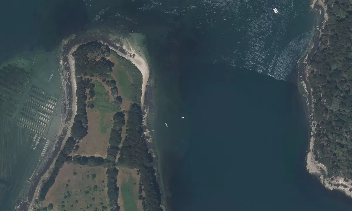 Satelite image of Gavrinis