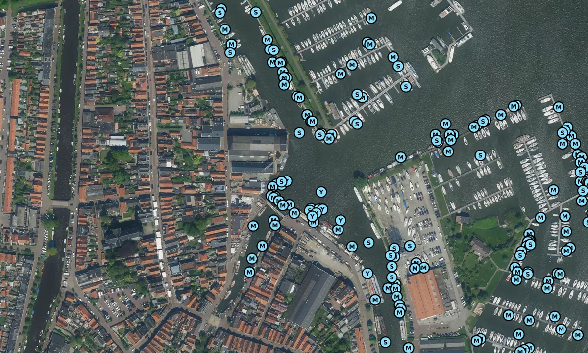 Satelite image of Gemeentehaven Monnickendam