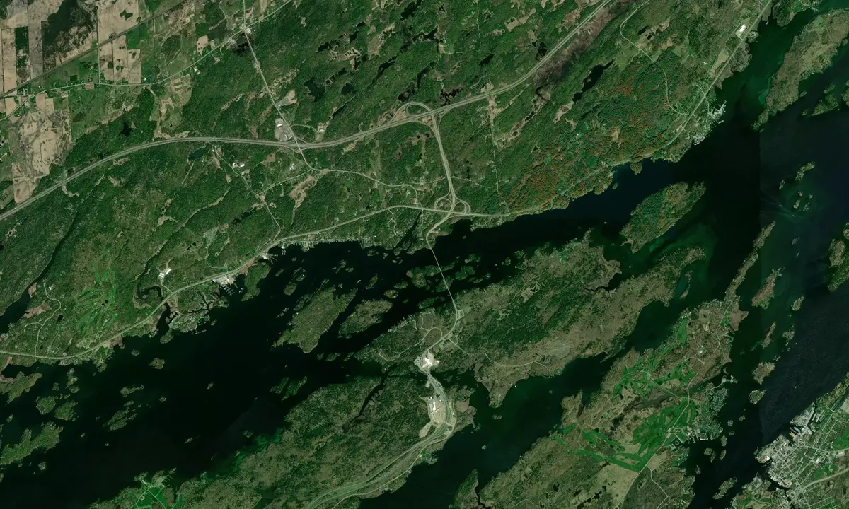 Flyfoto av Georgina Island West Dock (Parks Canada)