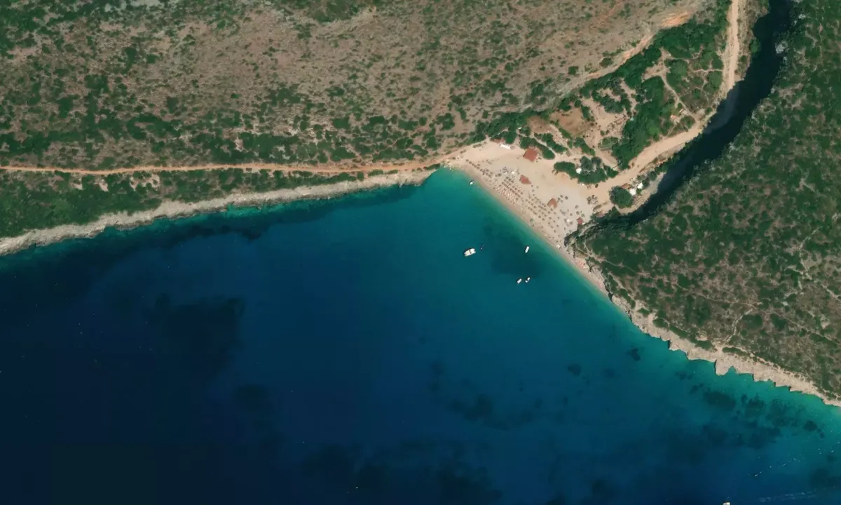 Flyfoto av Gjipe Beach