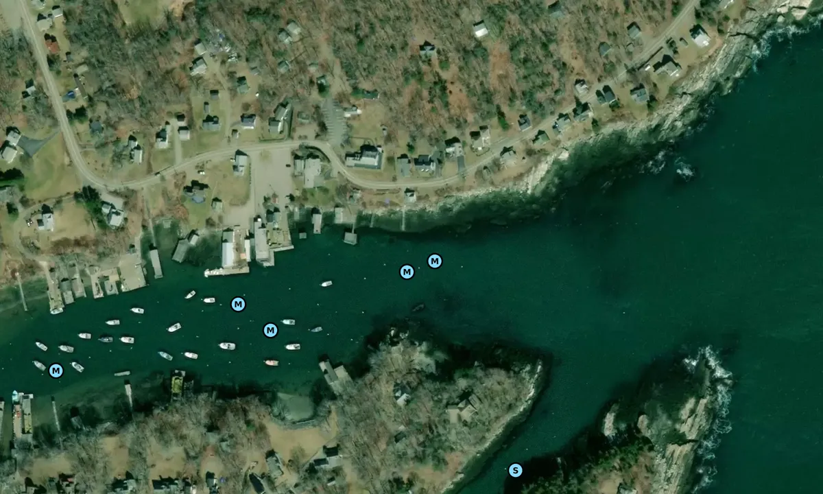 Satelite image of Gosnold Arms (no moorings available)