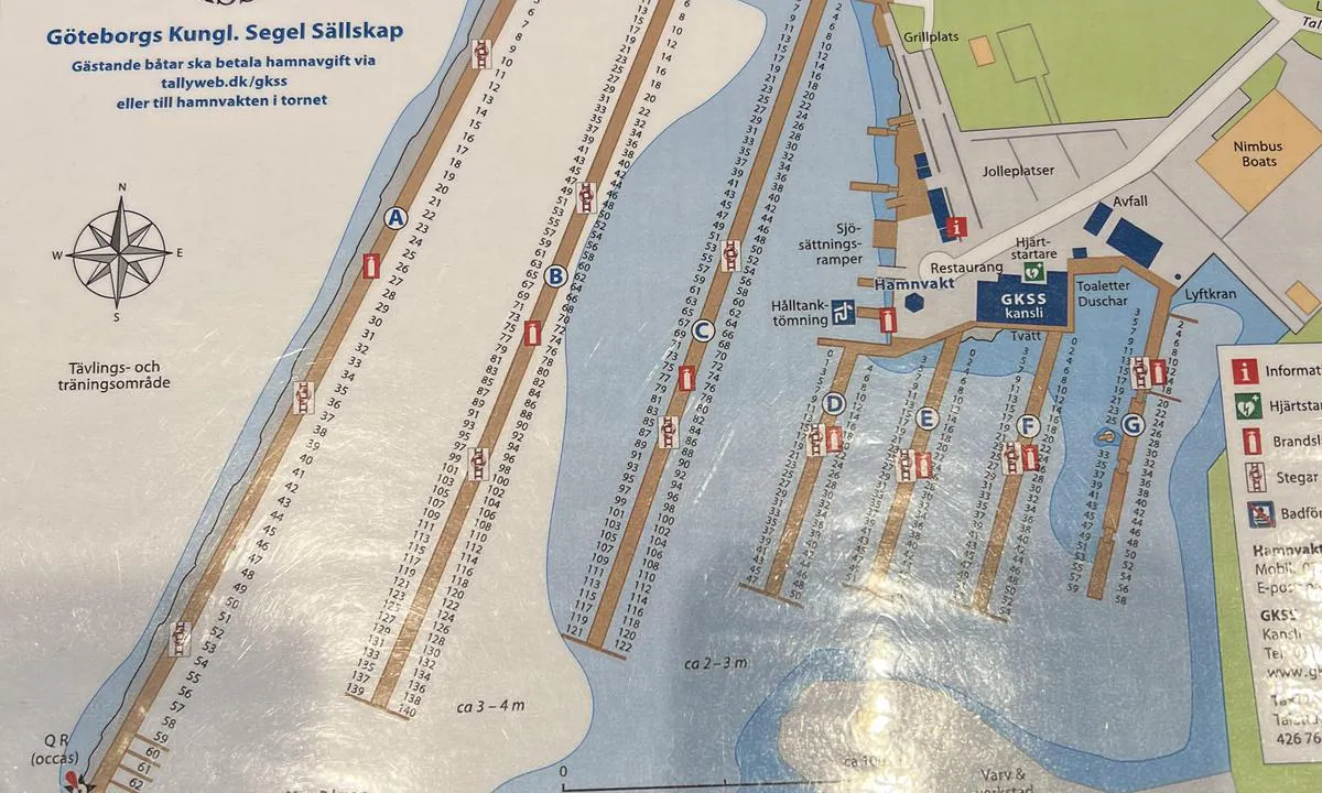 Göteborg - GKSS Långedrag: {"base": "en", "no": "Marinaplan med nummer", "se": "Marinaplan med nummer", "en": "Marina plan with numbers", "da": "Marinaplan med numre", "fr": "Plan de la marina avec num\u00e9ros", "de": "Marinaplan mit Nummern", "es": "Plano del puerto deportivo con n\u00fameros", "it": "Piano del porto con numeri", "pt": "Plano da marina com n\u00fameros", "nl": "Havenplan met nummers", "pl": "Plan mariny z numerami", "uk": "\u041f\u043b\u0430\u043d \u043c\u0430\u0440\u0438\u043d\u0438 \u0437 \u043d\u043e\u043c\u0435\u0440\u0430\u043c\u0438", "ro": "Planul marinei cu numere", "tr": "Numaralarla marina plan\u0131", "el": "\u03a3\u03c7\u03ad\u03b4\u03b9\u03bf \u03bc\u03b1\u03c1\u03af\u03bd\u03b1\u03c2 \u03bc\u03b5 \u03b1\u03c1\u03b9\u03b8\u03bc\u03bf\u03cd\u03c2", "cs": "Pl\u00e1n mariny s \u010d\u00edsly", "hu": "Kik\u00f6t\u0151 terv sz\u00e1moz\u00e1ssal", "fi": "Satamakartta numeroilla", "bg": "\u041f\u043b\u0430\u043d \u043d\u0430 \u043c\u0430\u0440\u0438\u043d\u0430\u0442\u0430 \u0441 \u043d\u043e\u043c\u0435\u0440\u0430", "sr": "Plan marine sa brojevima", "et": "Sadamaplaan numbritega", "lv": "Ostas pl\u0101ns ar numuriem", "lt": "Marinos planas su numeriais"}