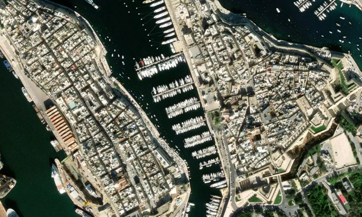 Flyfoto av Grand Harbour Marina