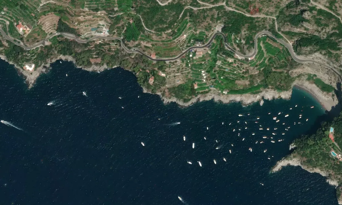 Flyfoto av Grotta di Pandora