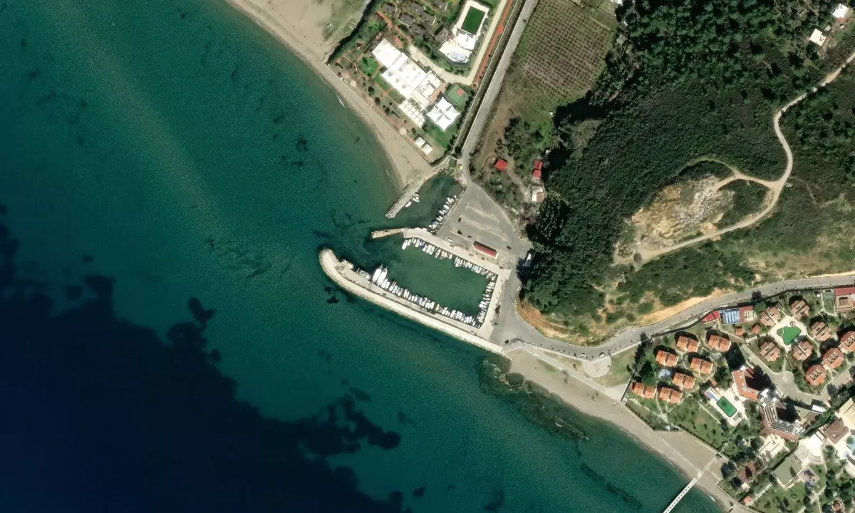Satelite image of Gümüldür Balıkçı Barınağı