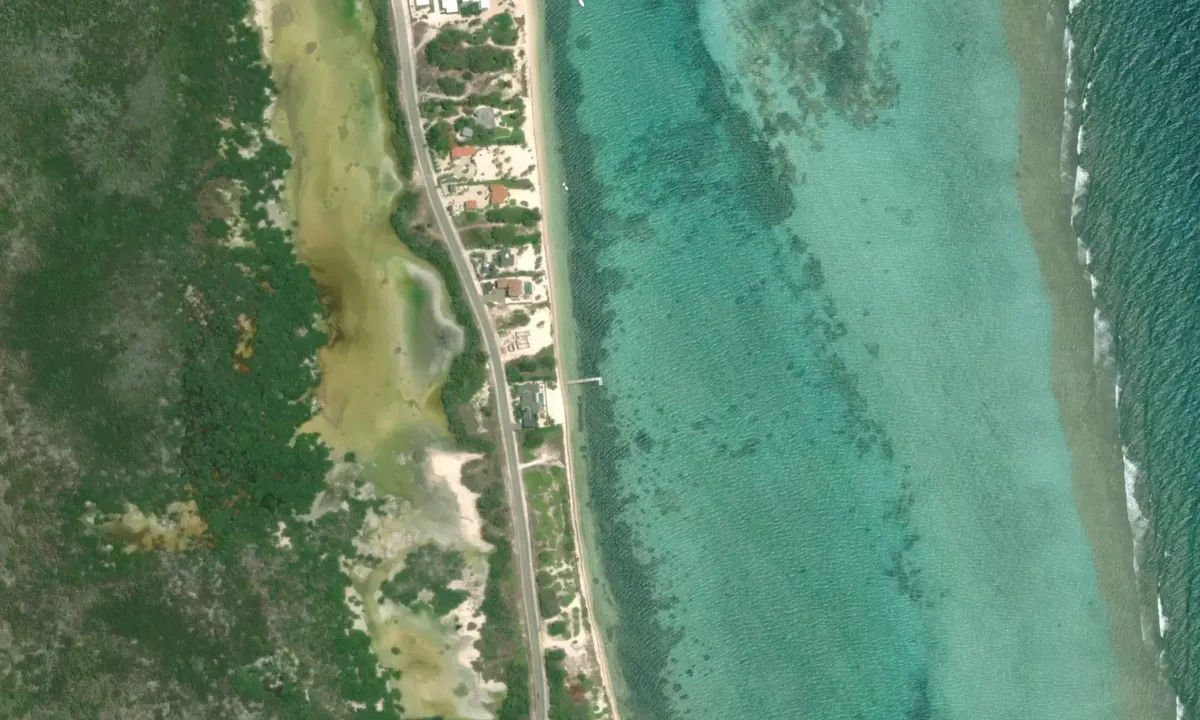 Flyfoto av Gun Bay