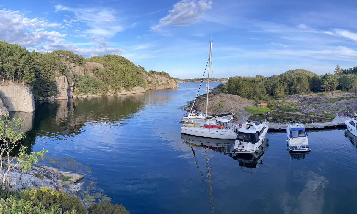 Gyrahavn: Bolter i fjellvegg og god kai