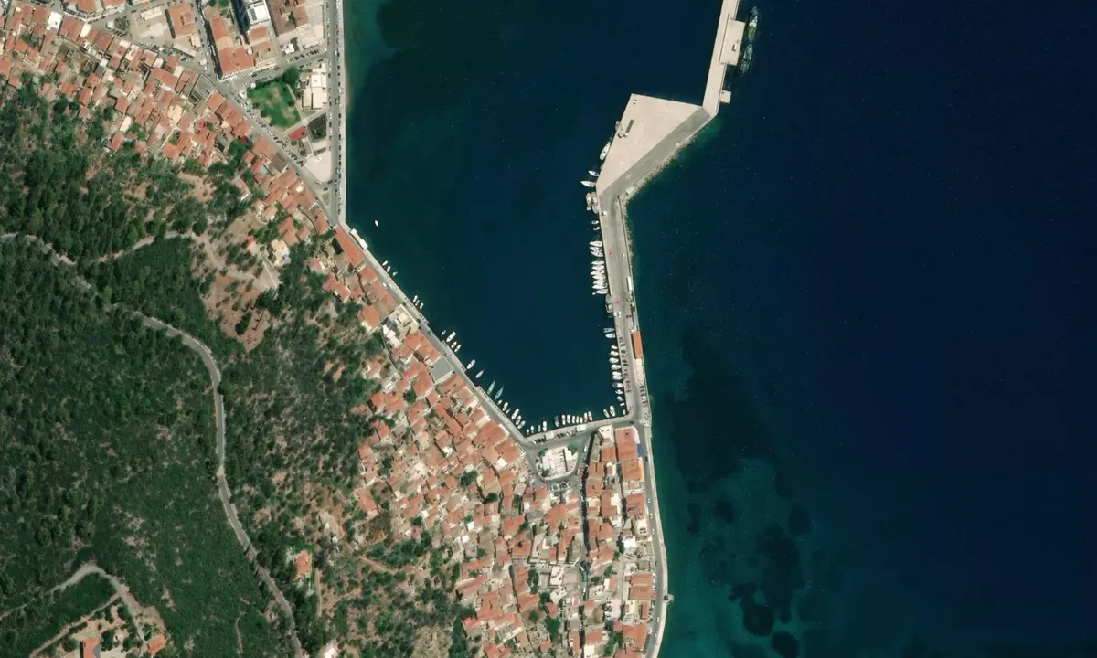 Flyfoto av Gythion marina